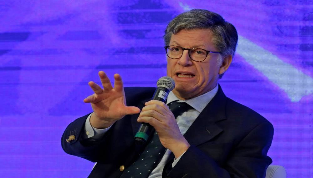 CTG002. CARTAGENA (COLOMBIA), 29/03/2019.- El director ejecutivo de Human Rights Watch (HRW) para las Américas, José Miguel Vivanco, habla este viernes durante el panel "Venezuela sin chavismo: nueva oportunidad para el hemisferio" en la primera jornada de la Reunión de Medio Año de la Sociedad Interamericana de Prensa (SIP) en Cartagena (Colombia). EFE/ Ricardo Maldonado Rozo