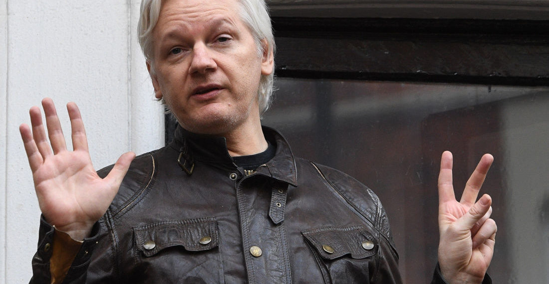 Ecuador retiró el asilo a Julian Assange en su embajada en Londres. Foto EFE.