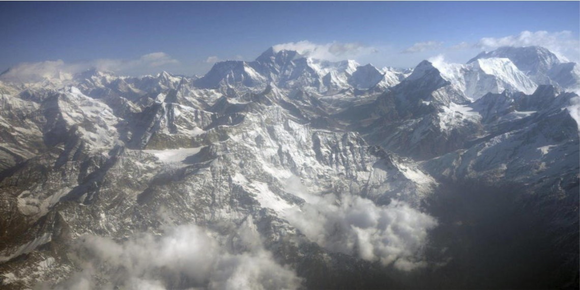 En la temporada de montañismo se han registrado 375 escaladores dispuestos a escalar el Everest. Foto: EFE
