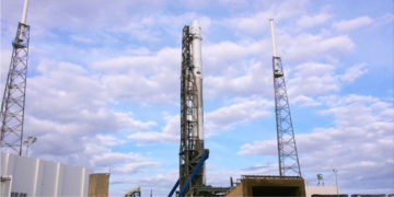 La compañía aeroespacial SpaceX anunció un retraso en el lanzamiento del cohete Falcon 9 al espacio. Foto: @NASA